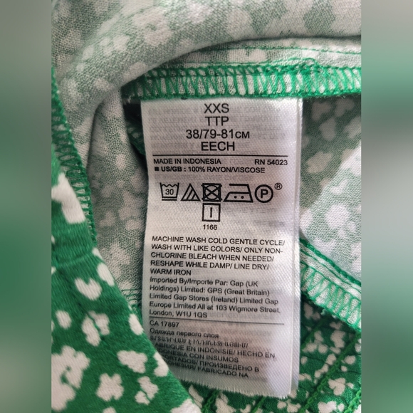 BANANA REPUBLIC green floral top NWT - Picture 5 of 9